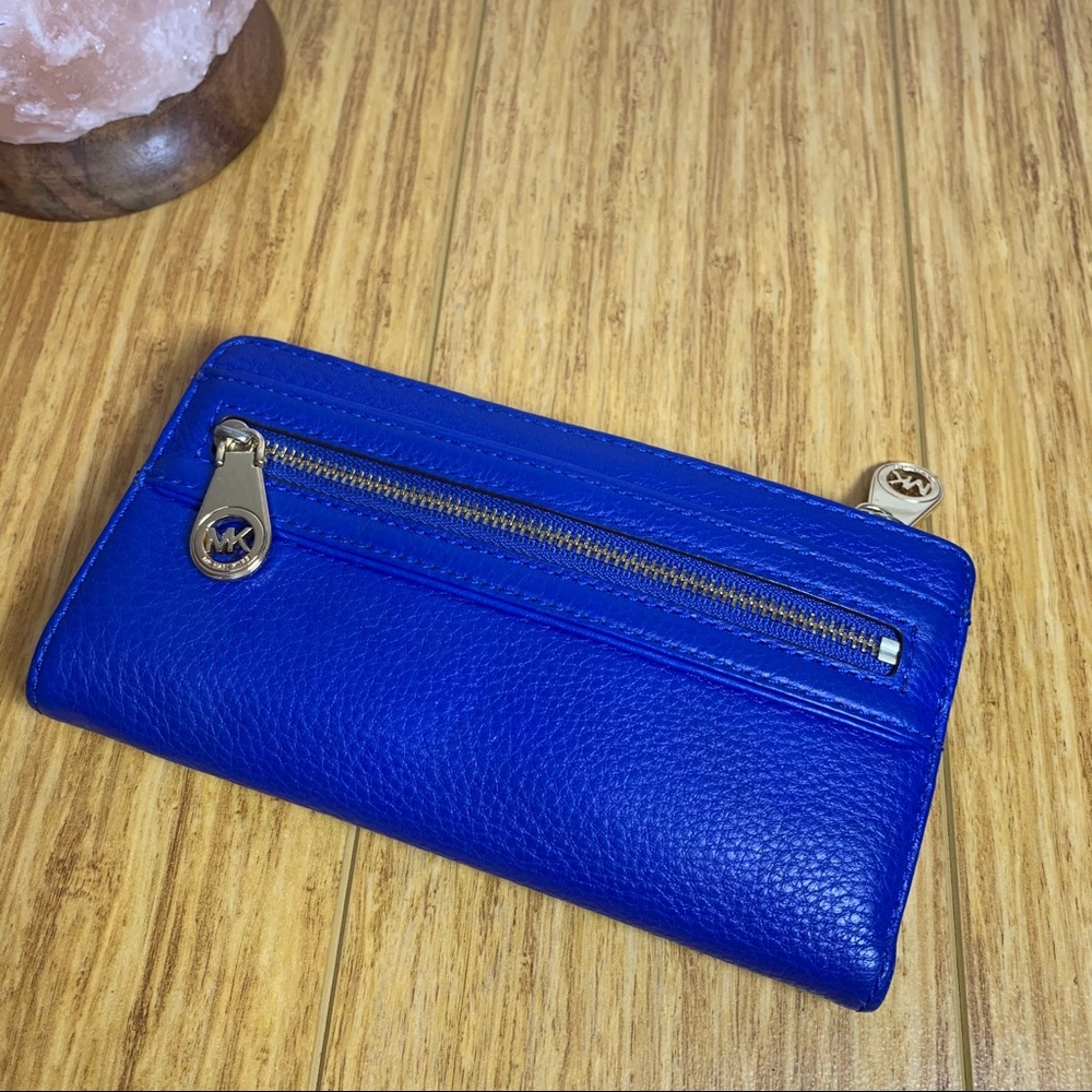 VGUC Michael Kors Blue Wallet